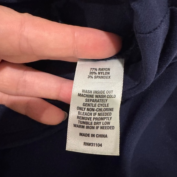 Crown & Ivy Navy Blue Scalloped Hem Elastic Waist Pull On Mini Skort - Picture 4 of 7